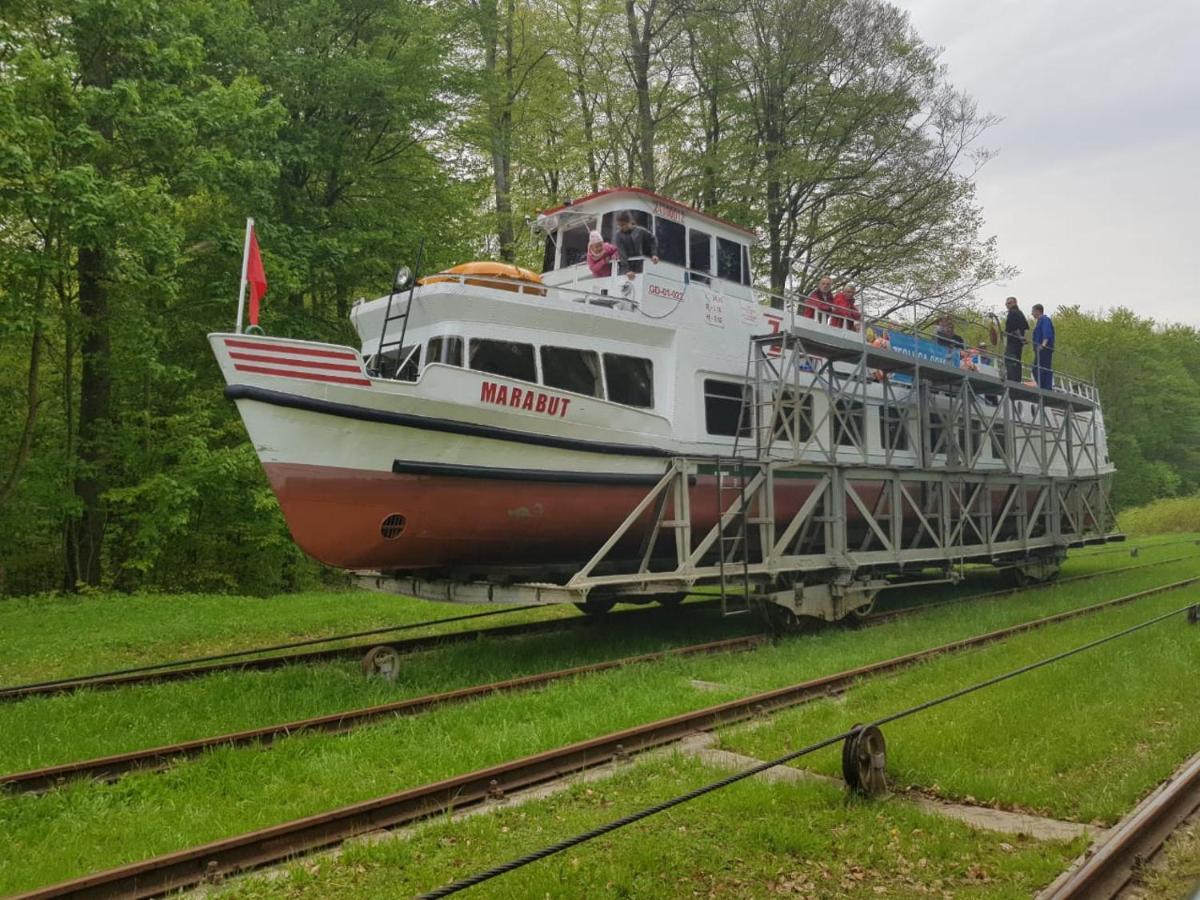 Hotelik 51 Pasłęk Esterno foto